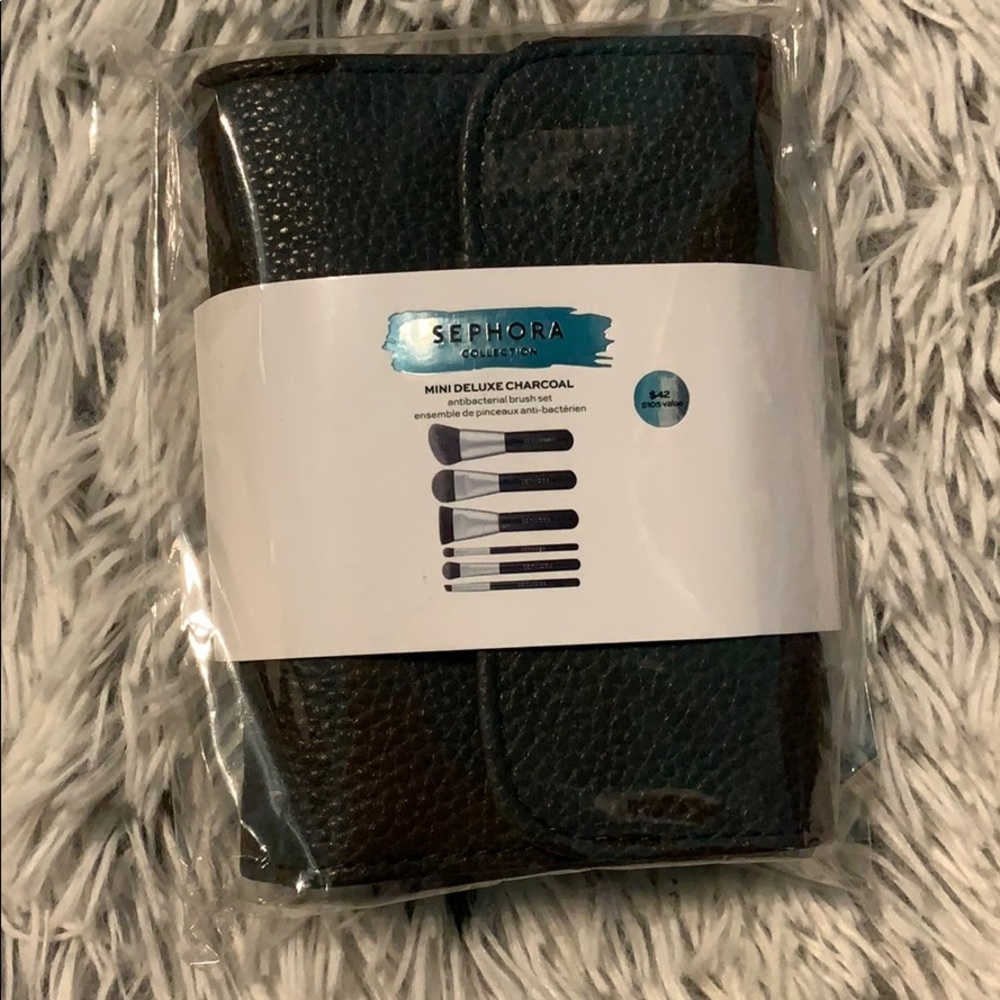 Brand new never opened mini makeup brush set